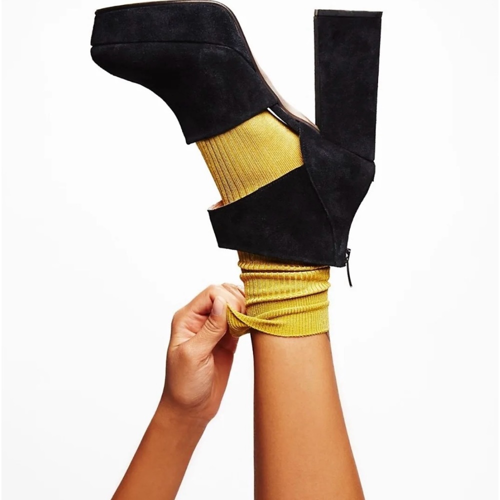 Free people Brushed suede black platform sz 39